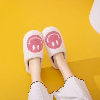 Melody Smiley Face Slippers - White/Pink