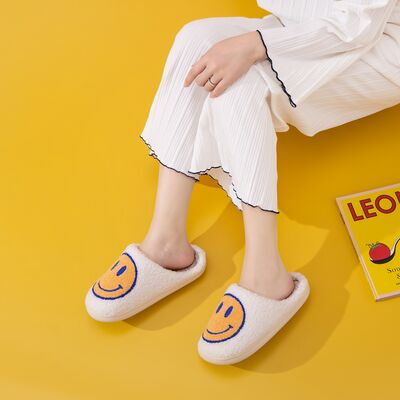 Melody Smiley Face Slippers - White/Yellow/Blue